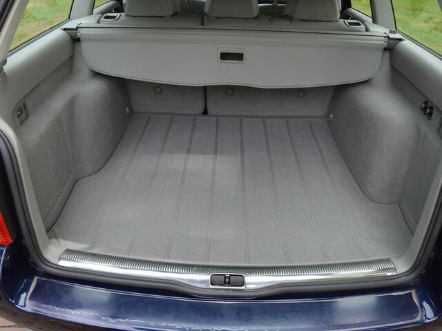 Фольксваген Пассат 2000 у Європі на Automoto.ua Синій Фольксваген Пассат, об'ємом двигуна 2.77 л та пробігом 95 тис. км за 10481 $, фото 11 на Automoto.ua