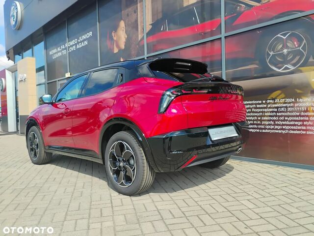 Альфа Ромео Джуниор 2025 в Европе на Automoto.ua Красный Альфа Ромео Джуниор, объемом двигателя 1 л и пробегом 1 тыс. км за 36538 $, фото 2 на Automoto.ua