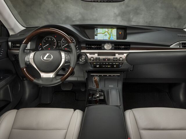 Лексус ЕС, Седан 2012 - н.в. 300h (161 Hp)