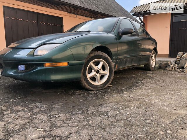 Понтіак Sunfire, Седан 1995 - 1996 Sedan 2.3 i 16V (147)