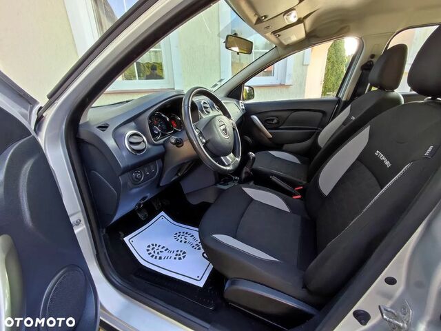 Дачия Sandero StepWay, объемом двигателя 0.9 л и пробегом 143 тыс. км за 6436 $, фото 5 на Automoto.ua