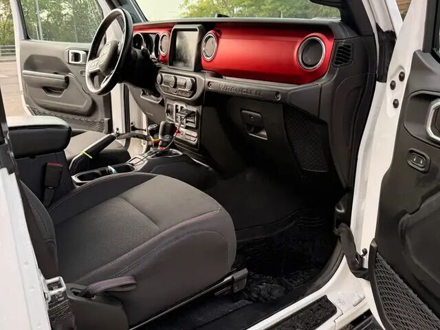 Джип Вранглер 2020 в Европе на Automoto.ua Белый Джип Вранглер, объемом двигателя 2.14 л и пробегом 115 тыс. км за 46462 $, фото 8 на Automoto.ua