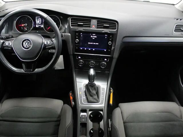 Фольксваген Гольф 2018 в Европе на Automoto.ua Серый Фольксваген Гольф, объемом двигателя 1.6 л и пробегом 67 тыс. км за 23212 $, фото 9 на Automoto.ua