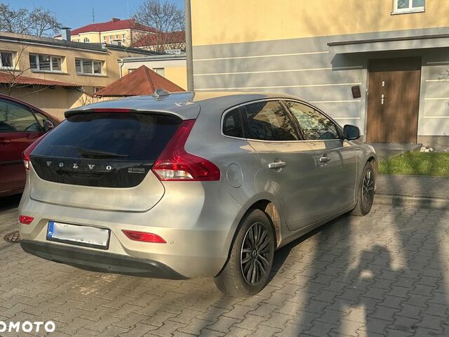 Вольво V40, об'ємом двигуна 1.97 л та пробігом 201 тис. км за 12937 $, фото 4 на Automoto.ua