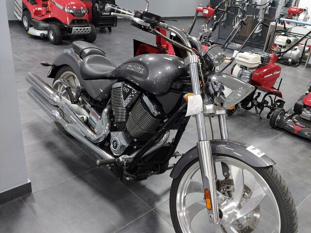 Купить новое авто Triumph,Vespa в Киеве в автосалоне "Motodom" | Фото 8 на Automoto.ua