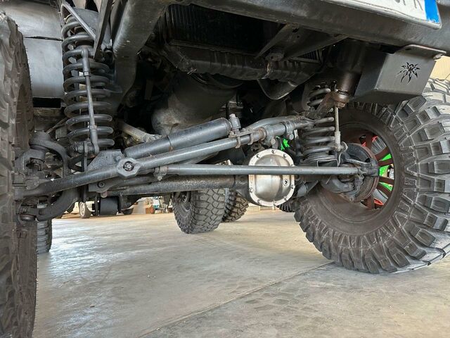 Джип Wrangler 1999 у Європі на Automoto.ua Чорний Джип Wrangler, об'ємом двигуна 3.96 л та пробігом 150 тис. км за 24900 $, фото 11 на Automoto.ua