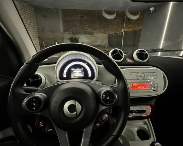 Смарт Fortwo, об'ємом двигуна 1 л та пробігом 92 тис. км за 5810 $, фото 9 на Automoto.ua