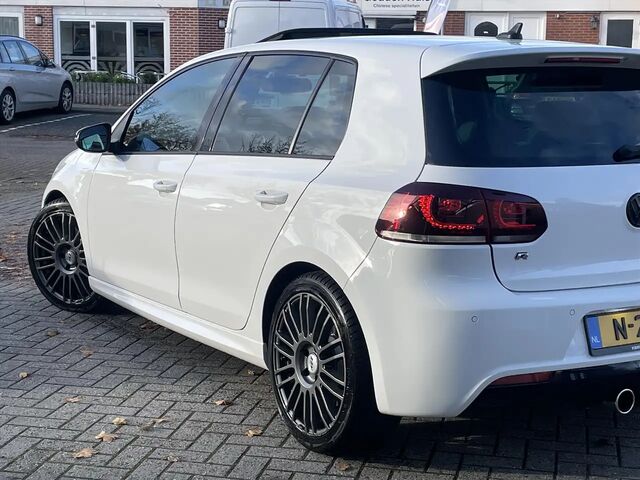 Фольксваген Гольф 2011 у Європі на Automoto.ua Білий Фольксваген Гольф, об'ємом двигуна 1.98 л та пробігом 229 тис. км за 14622 $, фото 5 на Automoto.ua