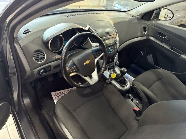 Шевроле Круз 2013 в Европе на Automoto.ua Серый Шевроле Круз, объемом двигателя 1.8 л и пробегом 192 тыс. км за 4200 $, фото 10 на Automoto.ua