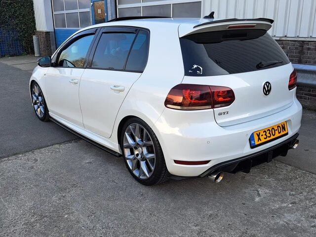 Фольксваген Гольф 2012 у Європі на Automoto.ua Білий Фольксваген Гольф, об'ємом двигуна 1.98 л та пробігом 207 тис. км за 16189 $, фото 3 на Automoto.ua