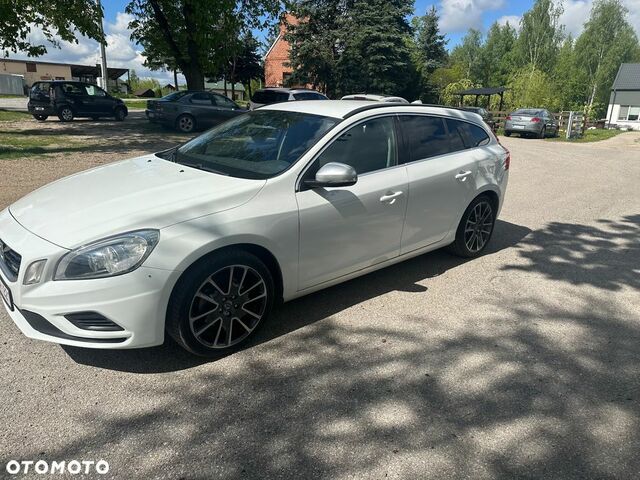 Вольво B60, объемом двигателя 1.97 л и пробегом 220 тыс. км за 9050 $, фото 13 на Automoto.ua