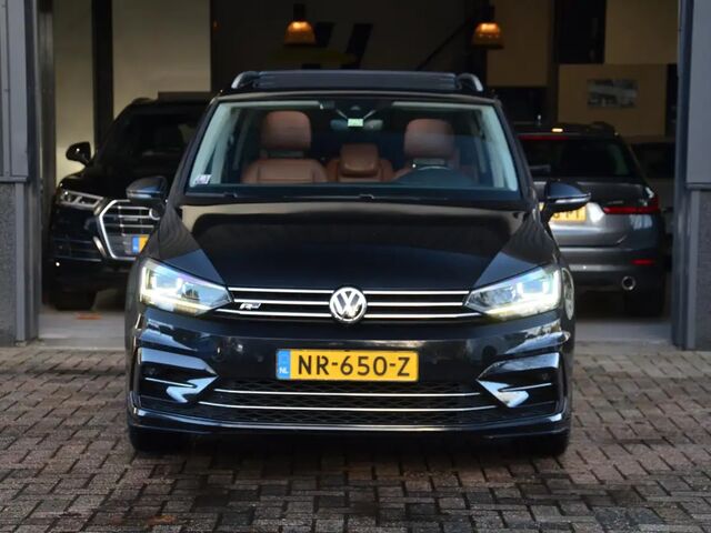 Фольксваген Туран 2017 у Європі на Automoto.ua Чорний Фольксваген Туран, об'ємом двигуна 1.4 л та пробігом 181 тис. км за 20909 $, фото 3 на Automoto.ua