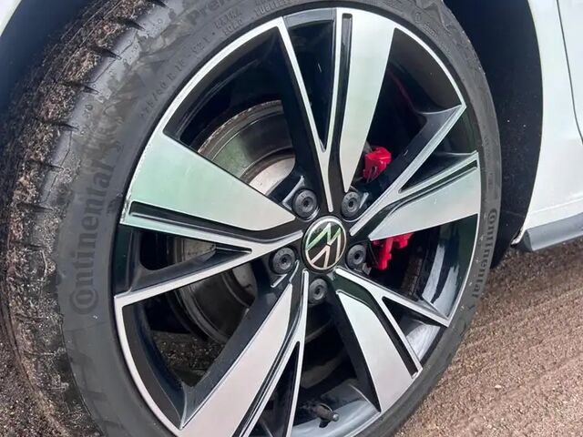 Фольксваген Golf GTE 2020 в Европе на Automoto.ua Белый Фольксваген Golf GTE, объемом двигателя 1.4 л и пробегом 44 тыс. км за 31469 $, фото 5 на Automoto.ua