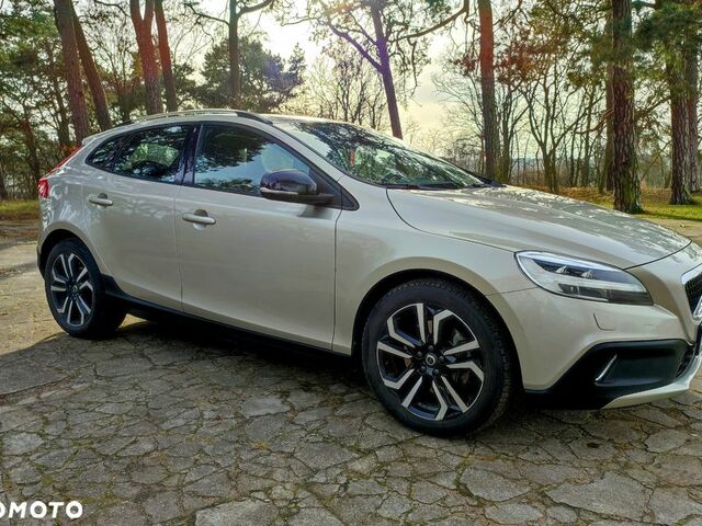 Вольво V40, об'ємом двигуна 1.97 л та пробігом 204 тис. км за 11447 $, фото 1 на Automoto.ua