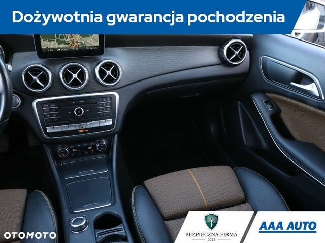 Мерседес ГЛА-Клас 2017 у Європі на Automoto.ua Білий Мерседес ГЛА-Клас, об'ємом двигуна 1 л та пробігом 160 тис. км за 19371 $, фото 8 на Automoto.ua