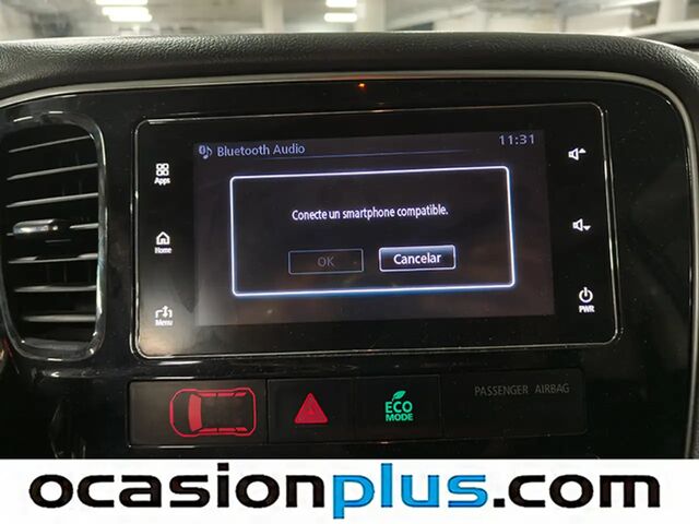 Мицубиси Аутлендер 2017 в Европе на Automoto.ua Белый Мицубиси Аутлендер, объемом двигателя 2 л и пробегом 113 тыс. км за 22085 $, фото 7 на Automoto.ua