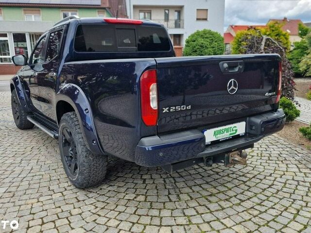 Мерседес X-Class 2017 у Європі на Automoto.ua Синій Мерседес X-Class, об'ємом двигуна 2.3 л та пробігом 150 тис. км за 33875 $, фото 2 на Automoto.ua