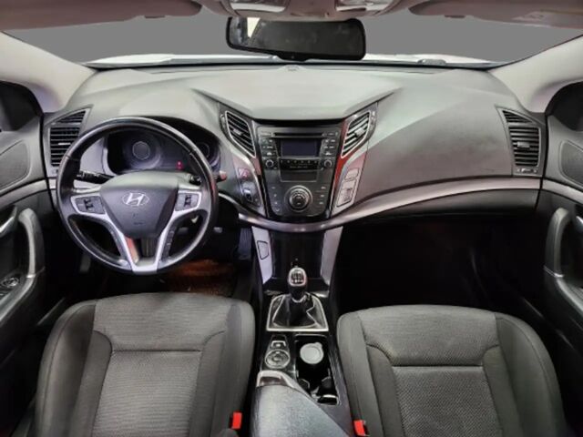 Хендай і40 2014 у Європі на Automoto.ua Білий Хендай і40, об'ємом двигуна 1.69 л та пробігом 164 тис. км за 10471 $, фото 6 на Automoto.ua