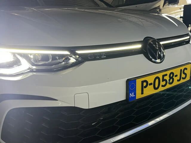 Фольксваген Golf GTE 2021 в Европе на Automoto.ua Белый Фольксваген Golf GTE, объемом двигателя 1.4 л и пробегом 59 тыс. км за 27840 $, фото 3 на Automoto.ua