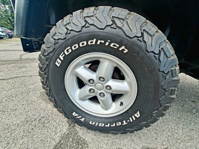 Джип Вранглер 1998 в Европе на Automoto.ua Черный Джип Вранглер, объемом двигателя 2.46 л и пробегом 156 тыс. км за 14900 $, фото 9 на Automoto.ua