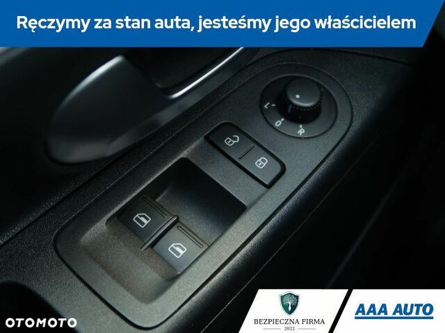 Фольксваген Ап, об'ємом двигуна 1 л та пробігом 55 тис. км за 8639 $, фото 15 на Automoto.ua