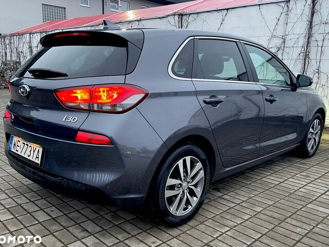 Хендай i30, объемом двигателя 1.35 л и пробегом 93 тыс. км за 15097 $, фото 6 на Automoto.ua