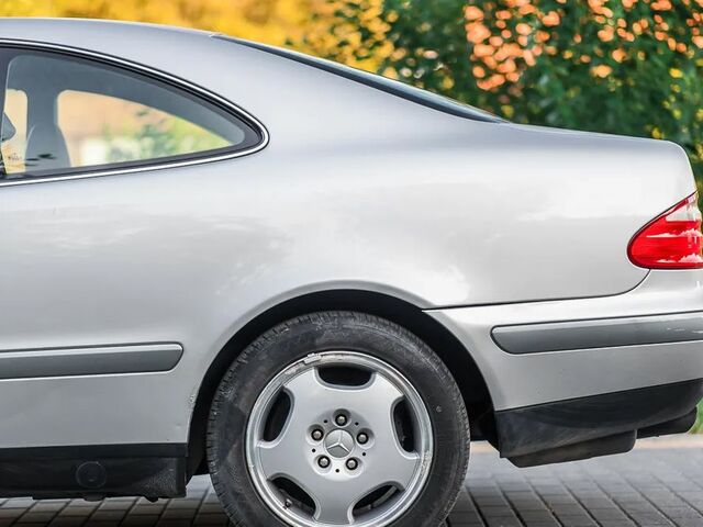 Мерседес ЦЛК-Клас 1997 у Європі на Automoto.ua Сірий Мерседес ЦЛК-Клас, об'ємом двигуна 2.3 л та пробігом 173 тис. км за 15900 $, фото 10 на Automoto.ua