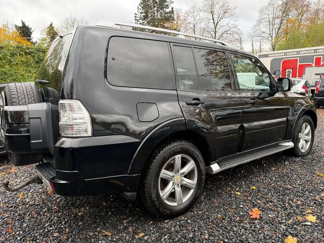 Міцубісі Паджеро 2011 у Європі на Automoto.ua Чорний Міцубісі Паджеро, об'ємом двигуна 3.2 л та пробігом 248 тис. км за 12613 $, фото 6 на Automoto.ua