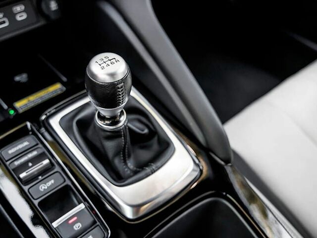 Выбрать новую Acura Integra 2023 с механической коробкой передач