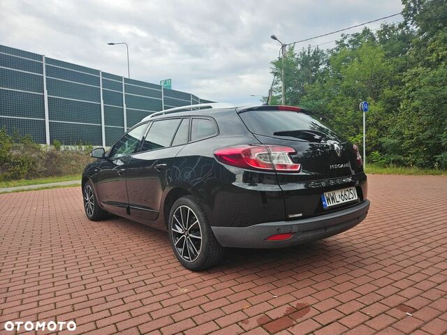 Рено Меган 2013 у Європі на Automoto.ua Чорний Рено Меган, об'ємом двигуна 1 л та пробігом 146 тис. км за 5545 $, фото 11 на Automoto.ua
