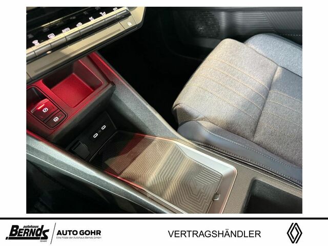 Рено R 4 2025 в Европе на Automoto.ua Синий Рено R 4, объемом двигателя 0 л и пробегом 12 тыс. км за 41812 $, фото 24 на Automoto.ua