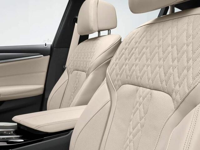 BMW 5 Series 2023 інтер'єр Інтер'єр нового автомобіля БМВ 5 серії 2023