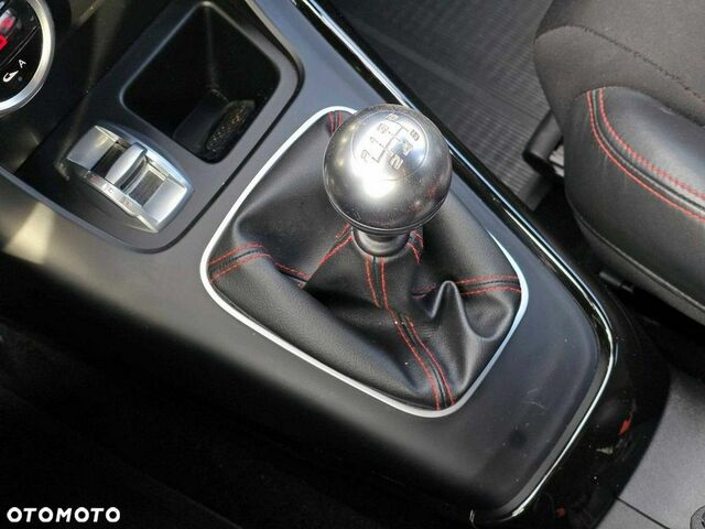 Альфа Ромео Giulietta 2012 у Європі на Automoto.ua Альфа Ромео Giulietta, об'ємом двигуна 1 л та пробігом 147 тис. км за 8427 $, фото 13 на Automoto.ua