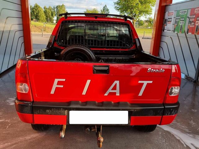 Красный Фиат Страда, объемом двигателя 1.9 л и пробегом 185 тыс. км за 4521 $, фото 7 на Automoto.ua