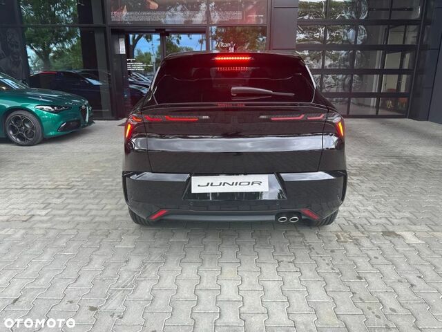 Альфа Ромео Джуниор 2025 в Европе на Automoto.ua Черный Альфа Ромео Джуниор, объемом двигателя 1 л и пробегом 1 тыс. км за 30243 $, фото 5 на Automoto.ua