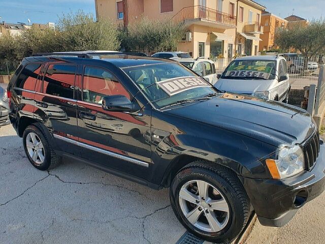 Джип Grand Cherokee 2006 у Європі на Automoto.ua Чорний Джип Grand Cherokee, об'ємом двигуна 2.99 л та пробігом 239 тис. км за 6500 $, фото 2 на Automoto.ua