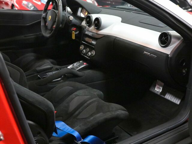 Красный Феррари 599 GTB, объемом двигателя 6 л и пробегом 4 тыс. км за 514239 $, фото 10 на Automoto.ua