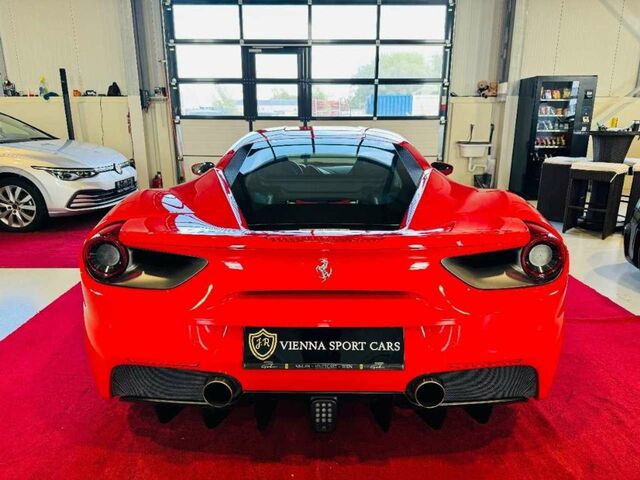 Красный Феррари 488, объемом двигателя 3.9 л и пробегом 45 тыс. км за 279559 $, фото 9 на Automoto.ua