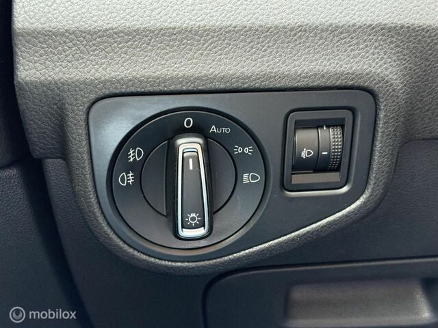 Фольксваген Гольф Спортсван 2017 у Європі на Automoto.ua Чорний Фольксваген Гольф Спортсван, об'ємом двигуна 1.6 л та пробігом 99 тис. км за 13993 $, фото 16 на Automoto.ua