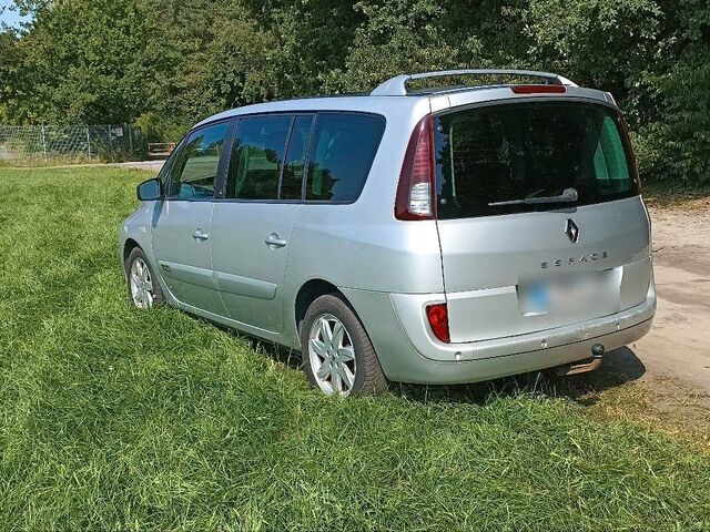 Рено Гранд Эспейс 2010 в Европе на Automoto.ua Серый Рено Гранд Эспейс, объемом двигателя 0 л и пробегом 263 тыс. км за 4950 $, фото 6 на Automoto.ua