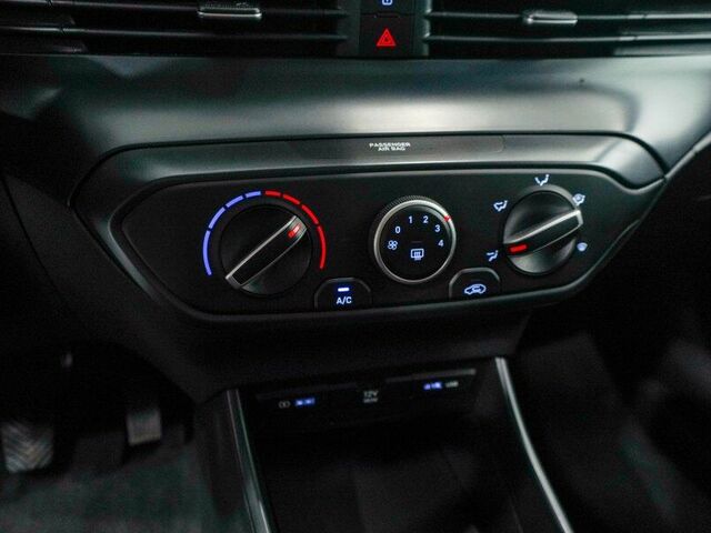 Хендай і20 2022 у Європі на Automoto.ua Синій Хендай і20, об'ємом двигуна 1 л та пробігом 72 тис. км за 16908 $, фото 25 на Automoto.ua