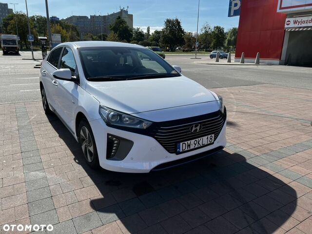 Хендай Ioniq, об'ємом двигуна 1.58 л та пробігом 261 тис. км за 11210 $, фото 1 на Automoto.ua