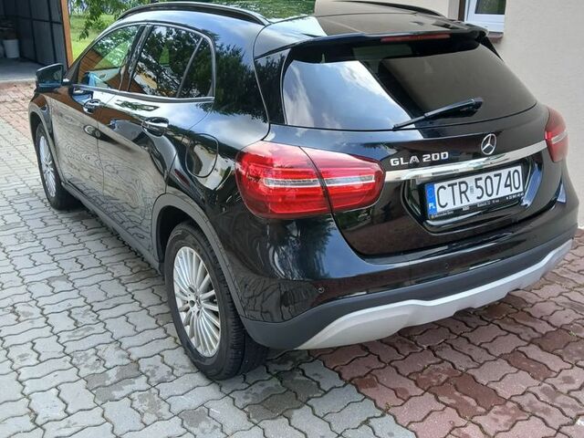 Мерседес ГЛА-Клас 2018 у Європі на Automoto.ua Чорний Мерседес ГЛА-Клас, об'ємом двигуна 1 л та пробігом 138 тис. км за 21066 $, фото 1 на Automoto.ua