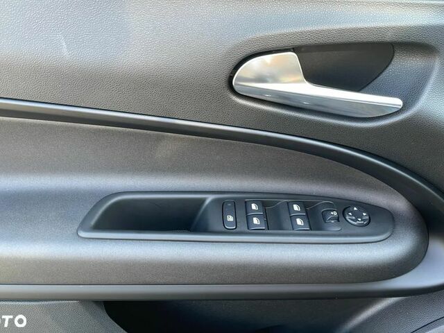 Альфа Ромео Джуниор 2024 в Европе на Automoto.ua Синий Альфа Ромео Джуниор, объемом двигателя 0 л и пробегом 1 тыс. км за 149900 $, фото 15 на Automoto.ua