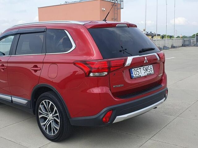 Мицубиси Аутлендер 2016 в Европе на Automoto.ua Мицубиси Аутлендер, объемом двигателя 2.27 л и пробегом 141 тыс. км за 74000 $, фото 3 на Automoto.ua