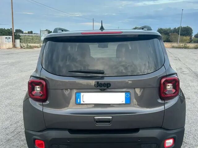 Джип Ренегат 2019 в Европе на Automoto.ua Серый Джип Ренегат, объемом двигателя 1.33 л и пробегом 49 тыс. км за 25777 $, фото 2 на Automoto.ua