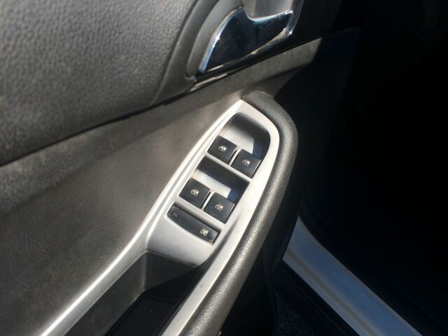 Шевроле Орландо 2011 в Европе на Automoto.ua Белый Шевроле Орландо, объемом двигателя 2 л и пробегом 192 тыс. км за 5294 $, фото 13 на Automoto.ua