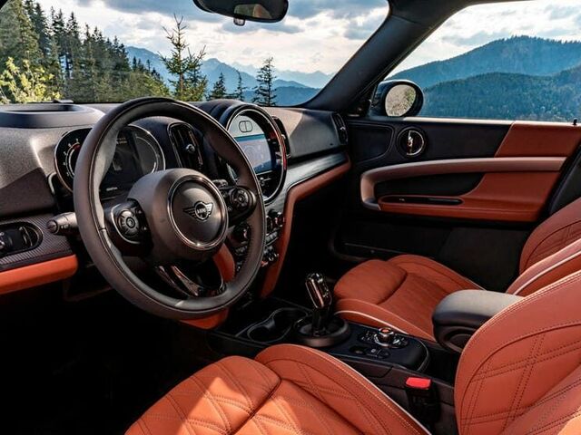 Салон Mini Cooper Countryman 2023 Фото салону нового Mini Cooper Countryman 2023