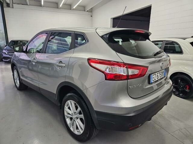 Ніссан Кашкай 2015 у Європі на Automoto.ua Срібний Ніссан Кашкай, об'ємом двигуна 1.46 л та пробігом 115 тис. км за 9900 $, фото 3 на Automoto.ua