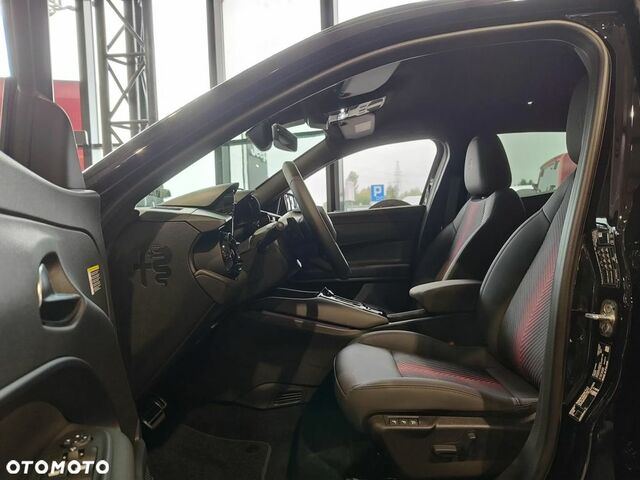 Альфа Ромео Джуниор 2025 в Европе на Automoto.ua Красный Альфа Ромео Джуниор, объемом двигателя 1 л и пробегом 1 тыс. км за 35473 $, фото 6 на Automoto.ua